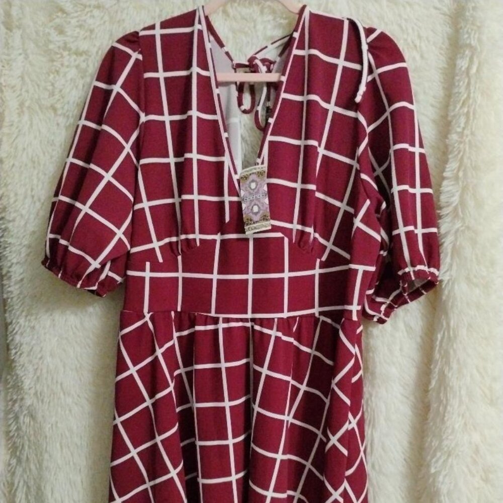 Boohoo Womans V Neck Midi Dress NWT Size 18